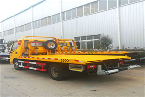 澄迈附近拖车救援搭电